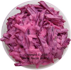 Creamy beetroot salad