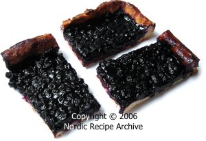 Bilberry pie pieces