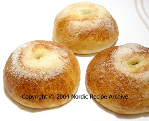 Butter-eyed buns