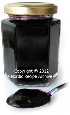 Chokeberry and apple jelly