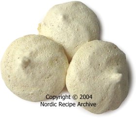 Hazelnut meringues