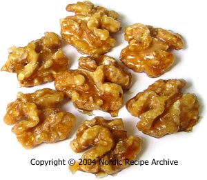 Honey-glazed walnuts