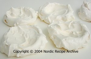 Meringue nests