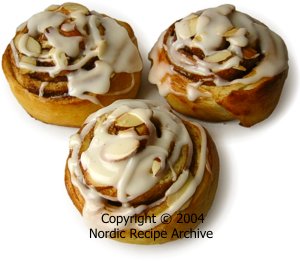 Cylindrical cinnamon rolls